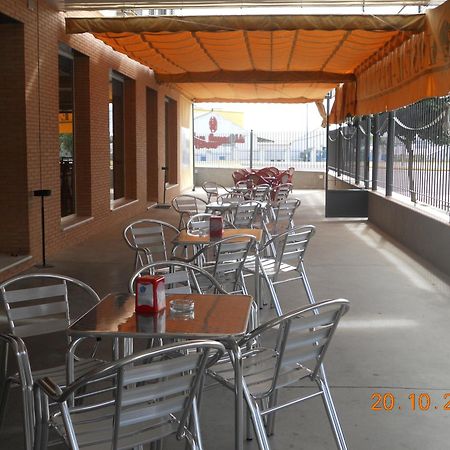 Hostal Restaurante Hermanos Zamora Palma del Rio Bagian luar foto