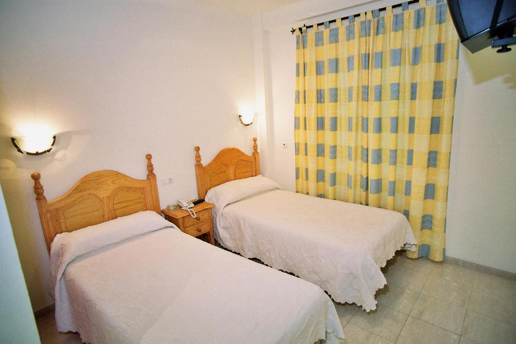 Hostal Restaurante Hermanos Zamora Palma del Rio Ruang foto