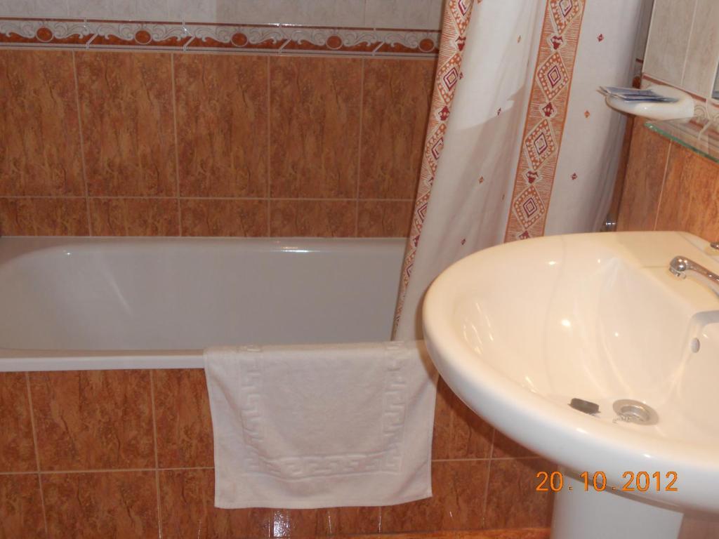 Hostal Restaurante Hermanos Zamora Palma del Rio Ruang foto