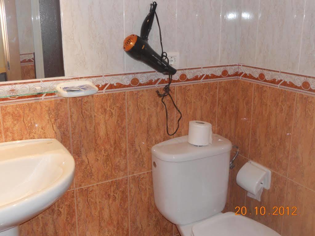 Hostal Restaurante Hermanos Zamora Palma del Rio Bagian luar foto