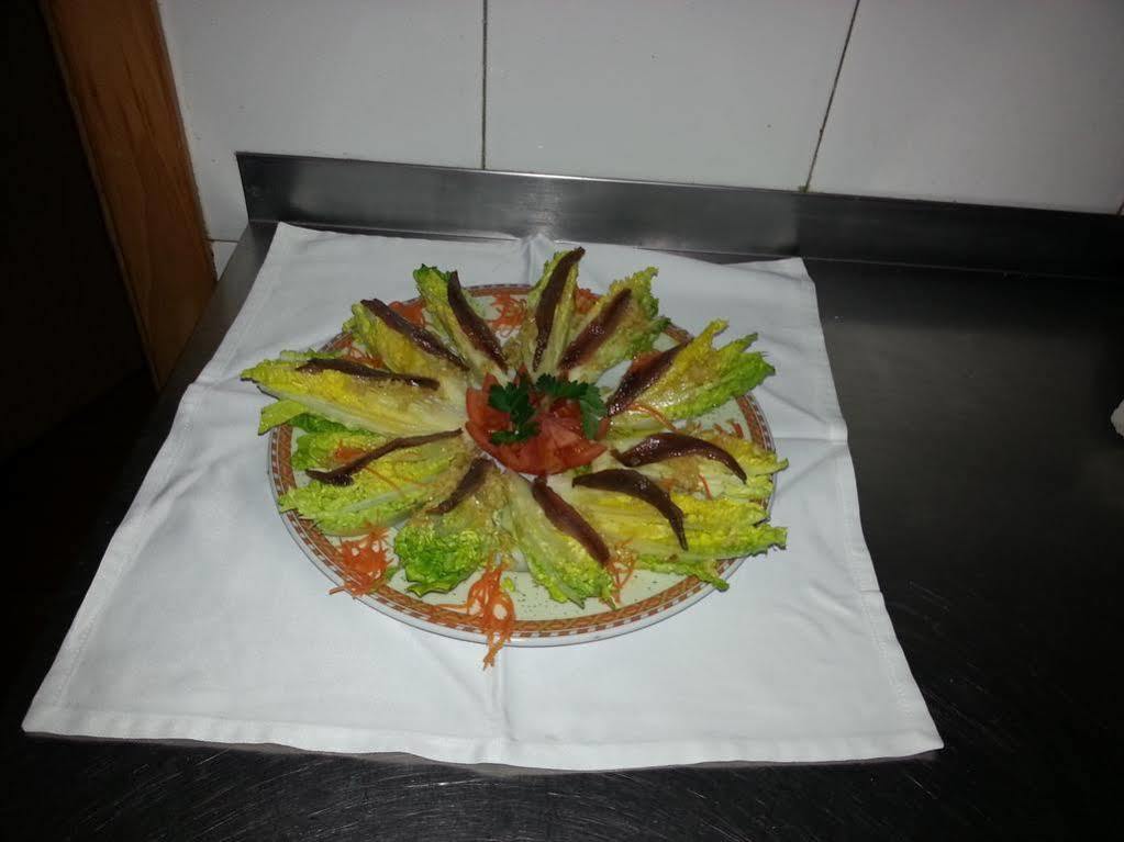 Hostal Restaurante Hermanos Zamora Palma del Rio Bagian luar foto